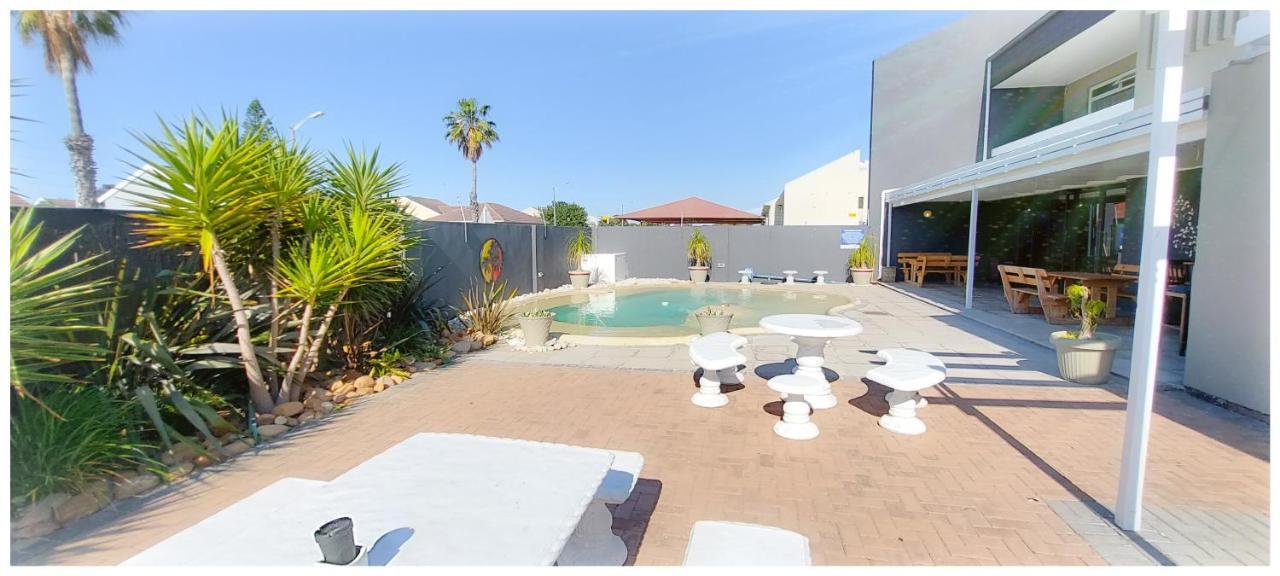 Beachwood Melkbosstrand Bed & Breakfast 4*