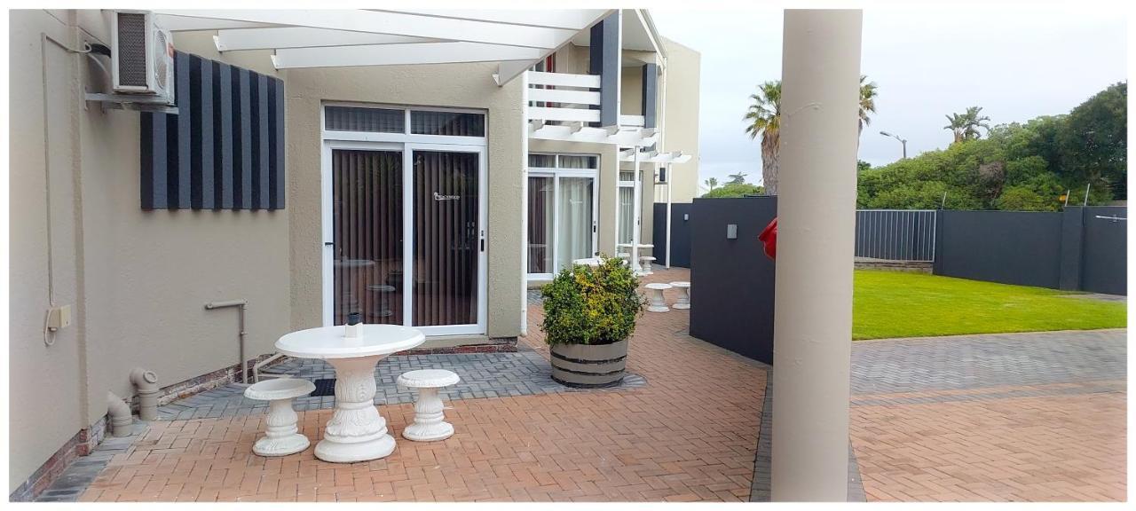 Beachwood Melkbosstrand 4*